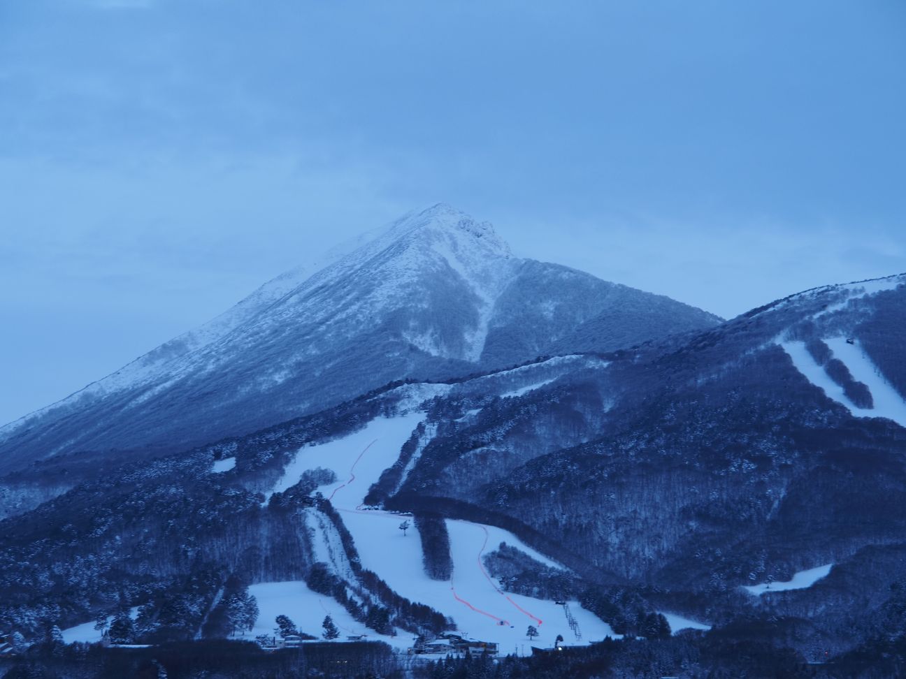 朝の磐梯山（1/27）